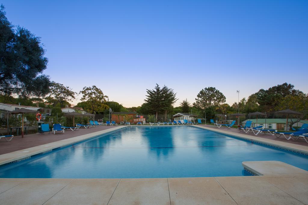 Complejo Turistico & Camping Cabopino Marbella Bagian luar foto
