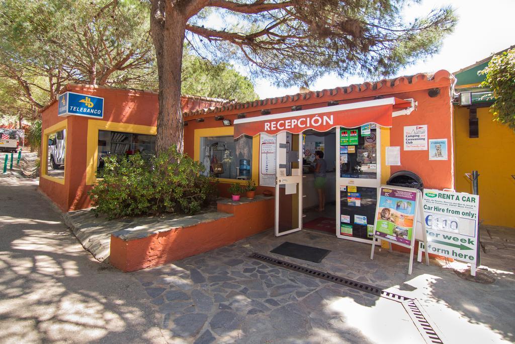 Complejo Turistico & Camping Cabopino Marbella Bagian luar foto